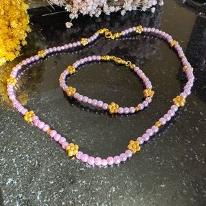 NWT Elegant Pink and Gold floral Beaded Necklace and Bracelet Set